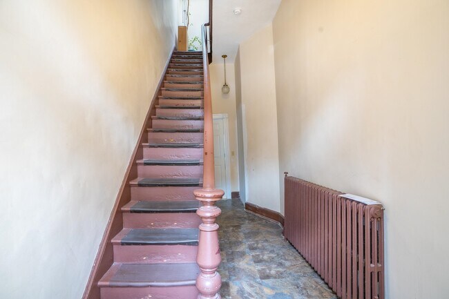 Building Photo - 814 28th St