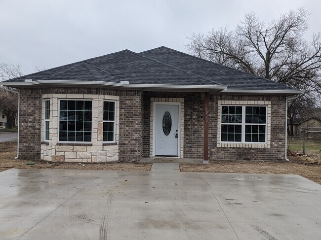 Foto del edificio - 1028 E Houston St