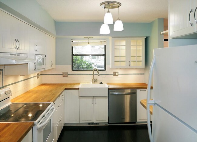 Foto del edificio - 140 Beechwood Dr