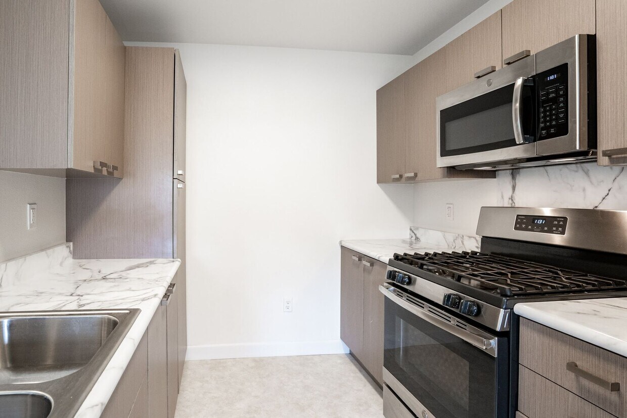 Foto principal - Unfurnished Modern 2 Bed/2 Bath - The Flat...