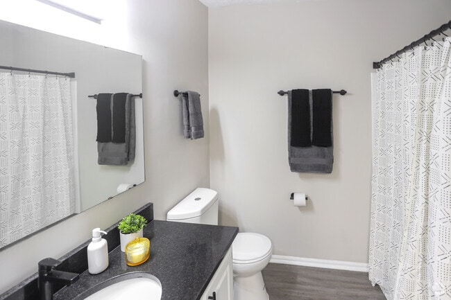 2BR, 2BA/Aurora - 1100 SF - The Eclipse Apartment Homes