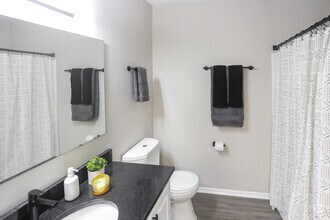 2BR, 2BA/Aurora - 1100 SF - The Eclipse Apartment Homes