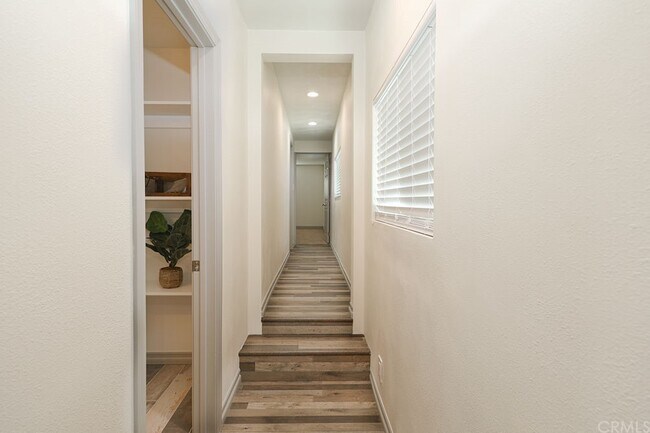 Foto del edificio - 3310 W 108th St