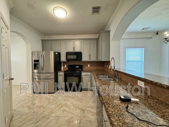 Building Photo - 11414 E Lake Gables Dr