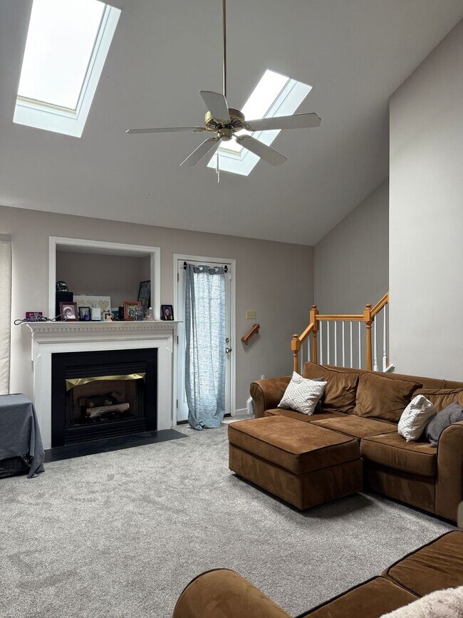 Foto del edificio - SPACIOUS 4 BEDROOM 2.5 BATH HOME IN GLEN ALLEN