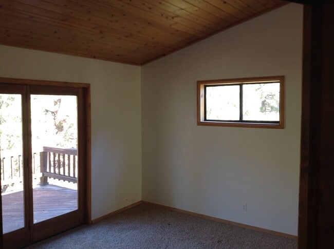 Building Photo - 15709 Plum Way