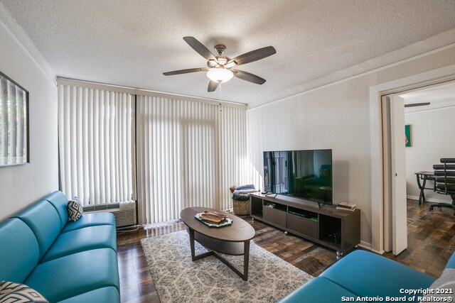 Foto del edificio - 7701 Wurzbach Rd