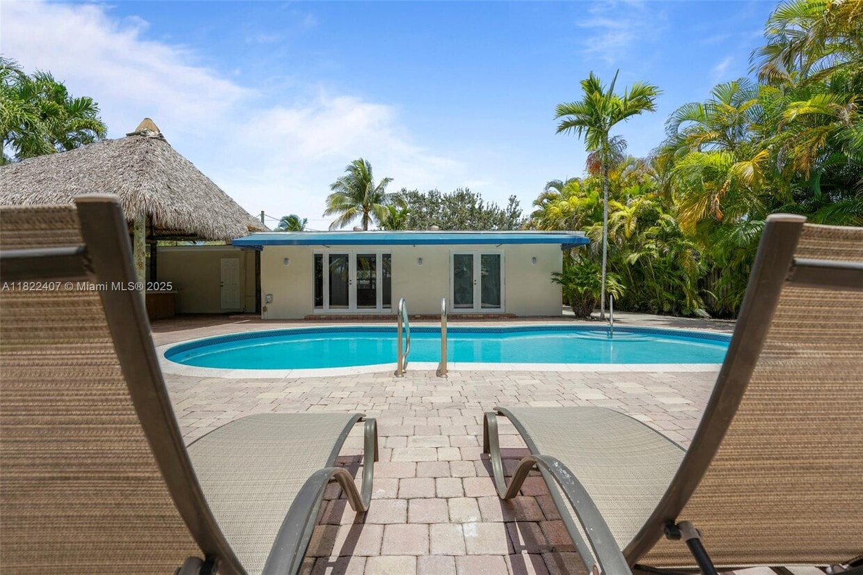 Primary Photo - 12730 Ixora Rd