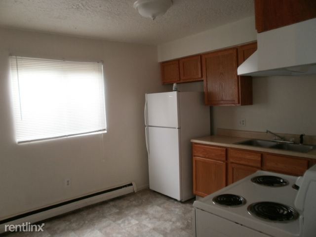 Building Photo - 2 br, 1 bath 4plex - 1403 Huntington Ave #2