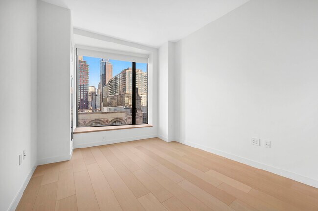 Building Photo - 11 Hoyt St