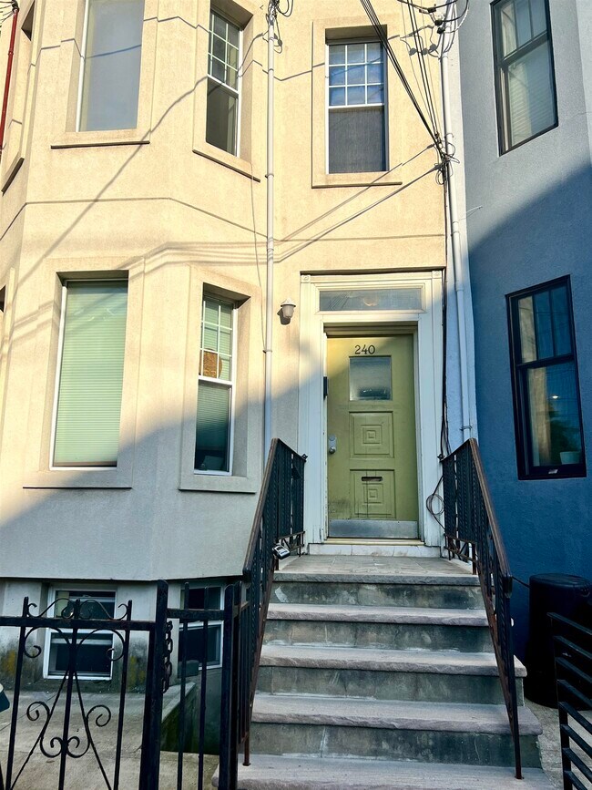 Building Photo - 240 Palisade Ave