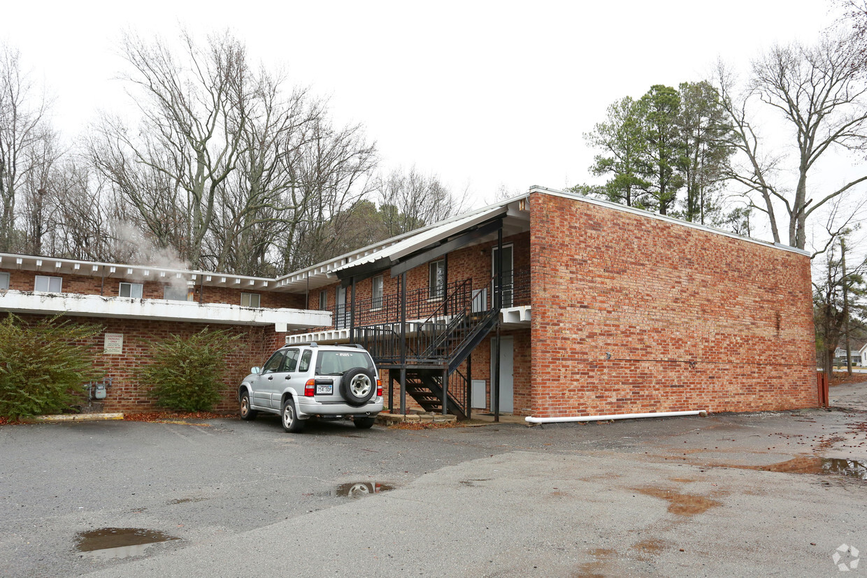 Building Photo - Hill House