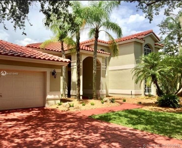 Primary Photo - 1243 Manor Dr S