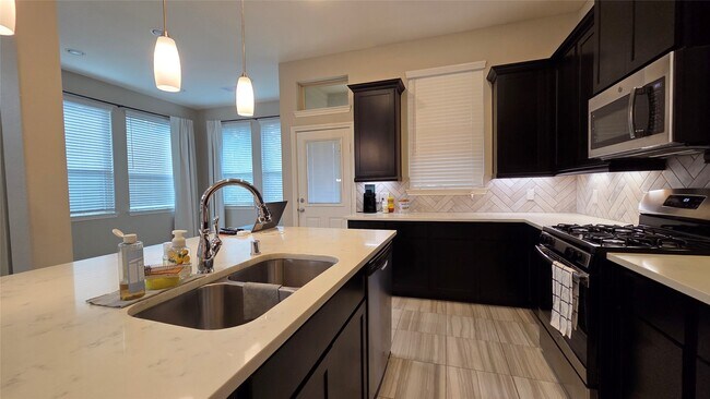 Foto del edificio - 28056 Rocky Heights Dr