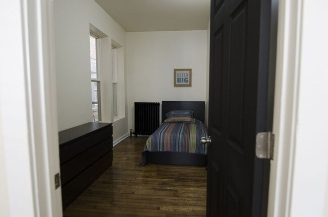 Foto del edificio - 3200 W Fulton Blvd