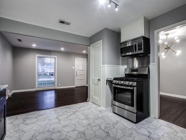 Building Photo - 568 Coolair Dr