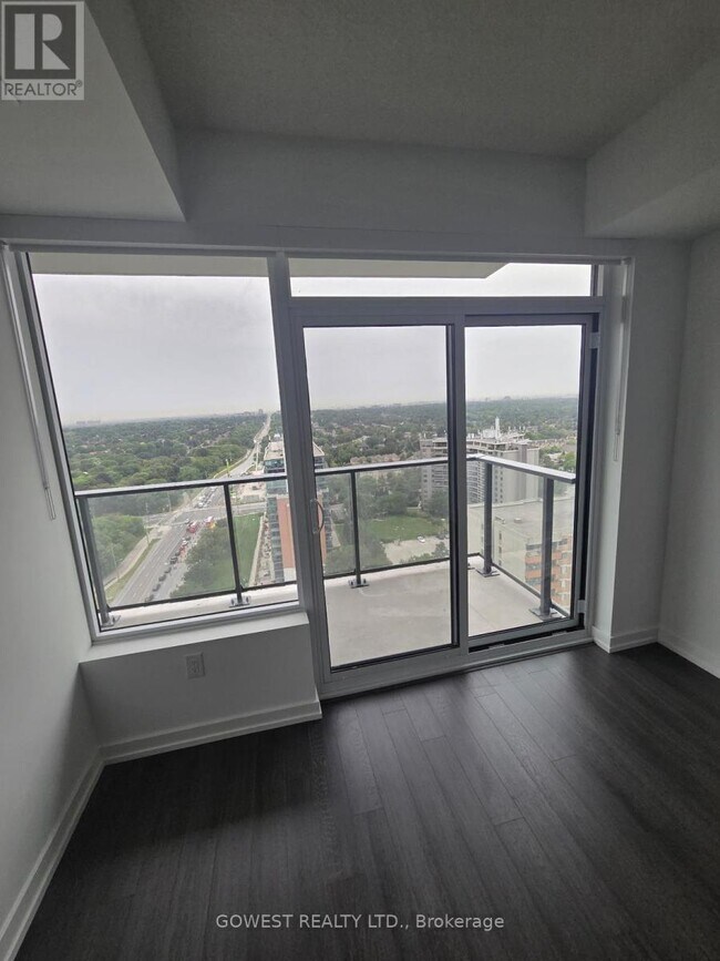 Photo du bâtiment - 4010 Eglinton Ave W