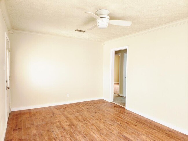 Foto del edificio - 2705 W Kentucky Ave
