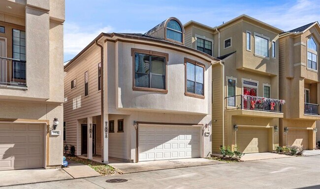 Building Photo - 3418 Clearview Villa Way