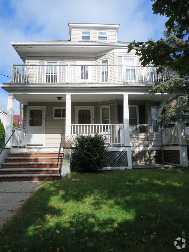 Building Photo - 5 Freeman St