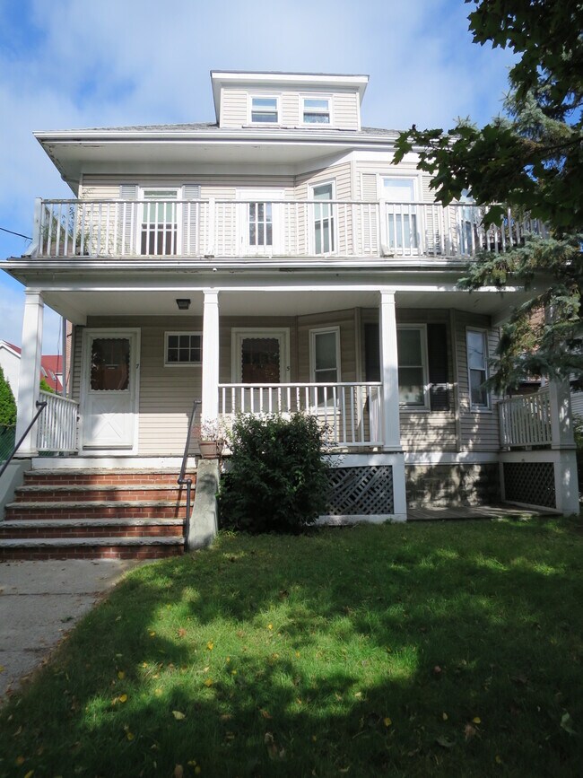 Building Photo - 5 Freeman St