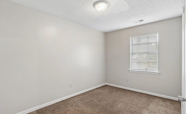 Foto del edificio - 501 Oak Crest Dr