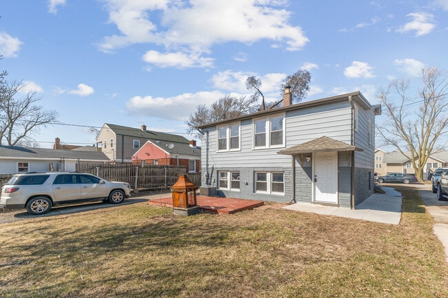 Building Photo - 7907 46th St