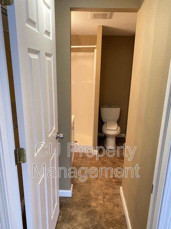 Building Photo - 709 W Church St