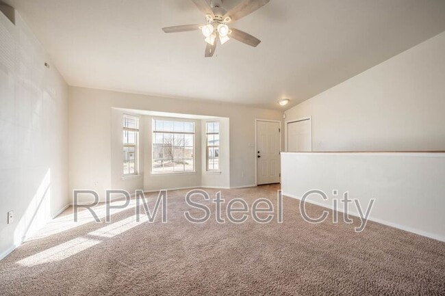 Building Photo - 265 N Paramount Ln