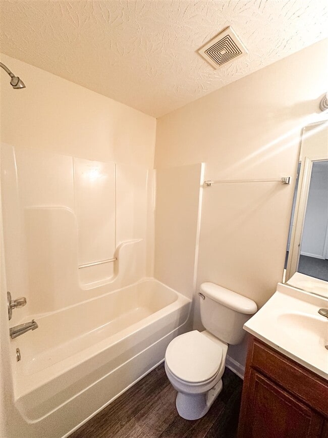 Building Photo - 1225 N Lee Dr