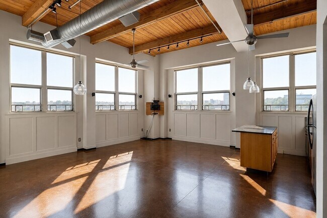 Foto del edificio - 118 Holmes St