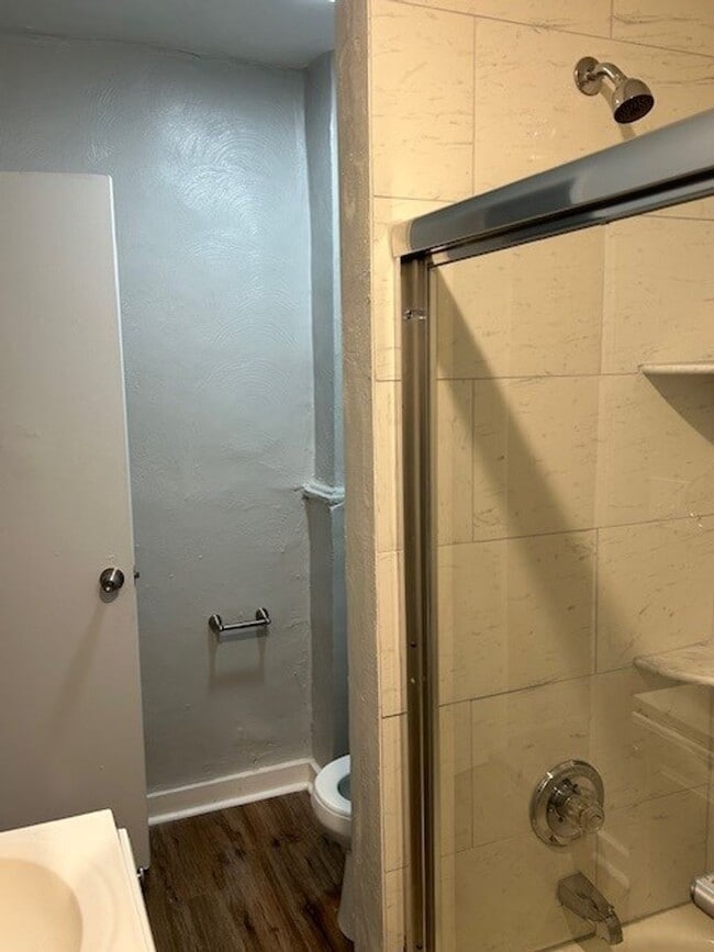 Building Photo - Newly renovated 3 BR 1.5BA 1400 sf townhouse located in near downtown Norfolk.