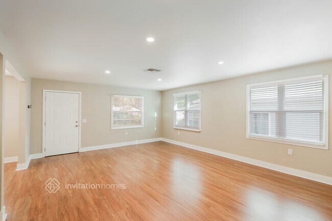Foto del edificio - 1615 N Washington Ave
