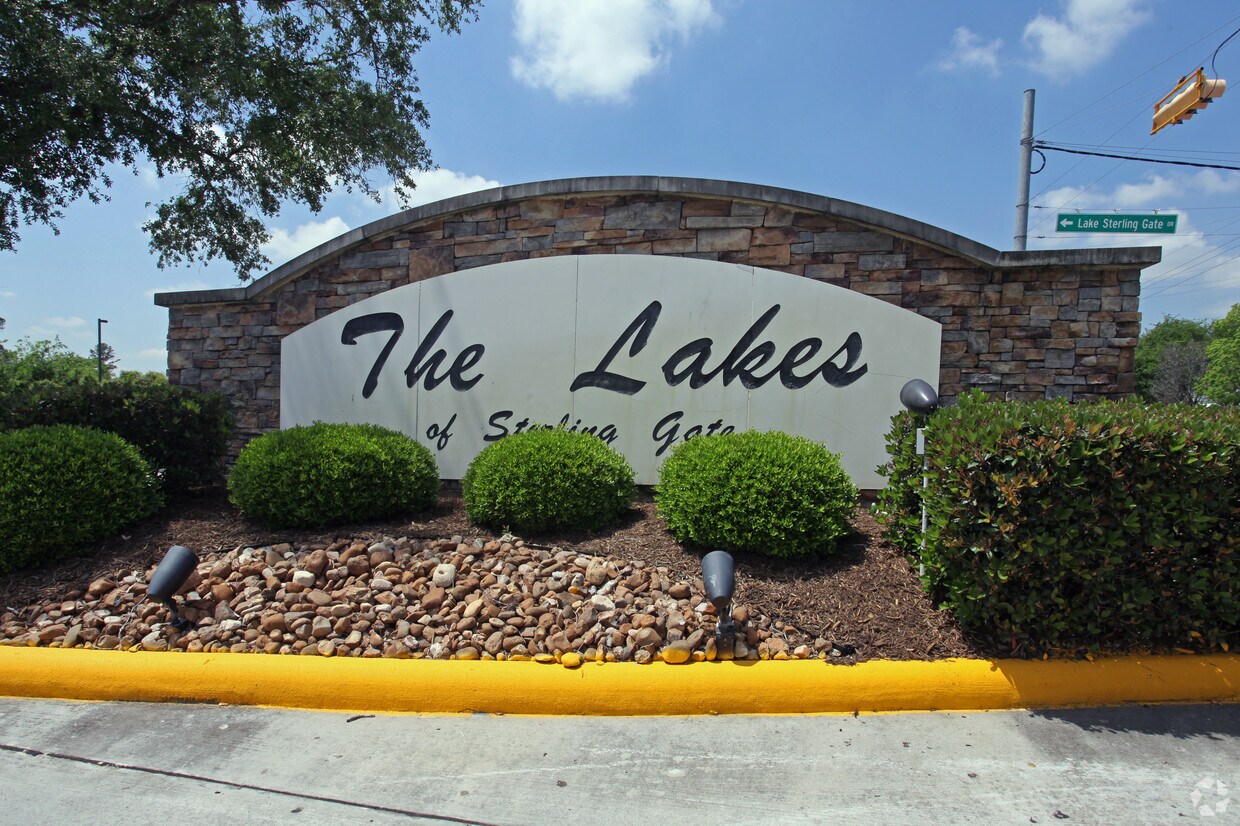 Foto del edificio - 101 Lake Sterling Gate Dr