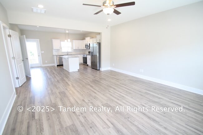 Building Photo - 128 Dry Creek Commons Dr