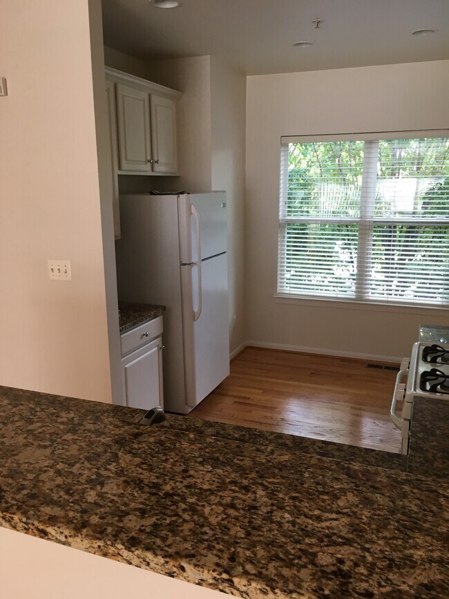 Foto del edificio - 2122-2112 12th Pl NW