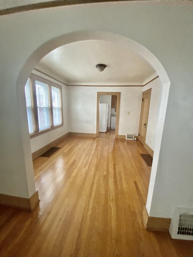 Building Photo - 333 Orange St