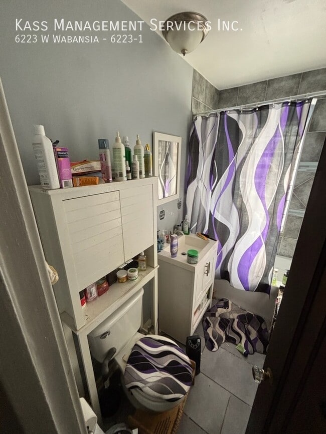 Foto del edificio - 6223 W Wabansia Ave