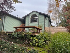 Building Photo - 380 NW 1st St