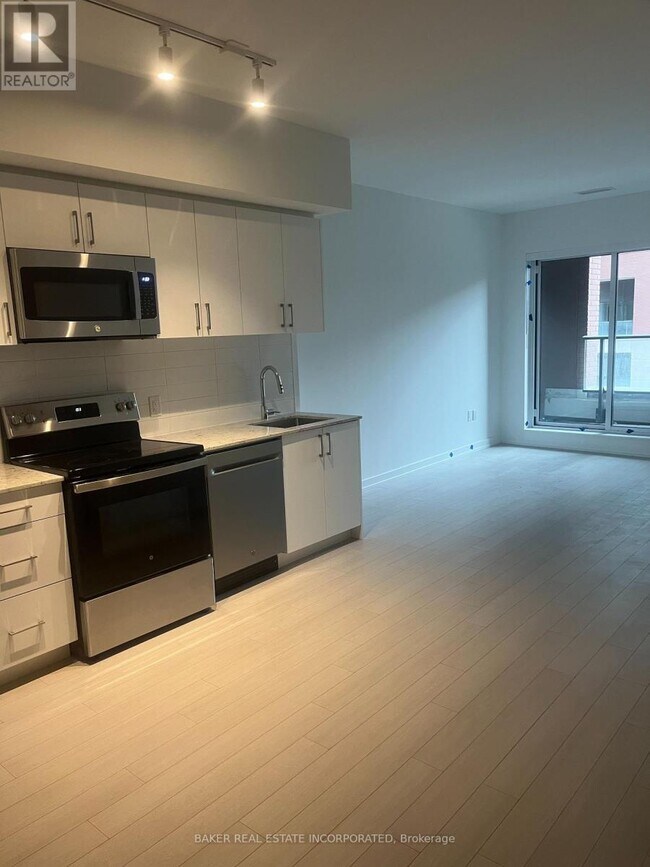 Photo du bâtiment - 4010 Eglinton Ave W