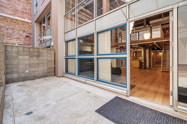 Foto del edificio - 650 Delancey St