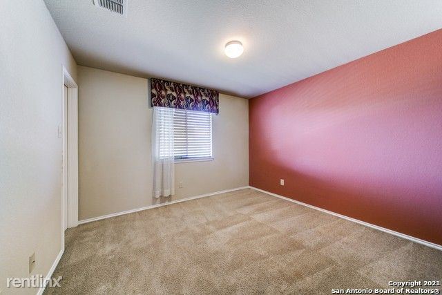 Building Photo - 3 br, 2.5 bath House - 268 Donalan Dr