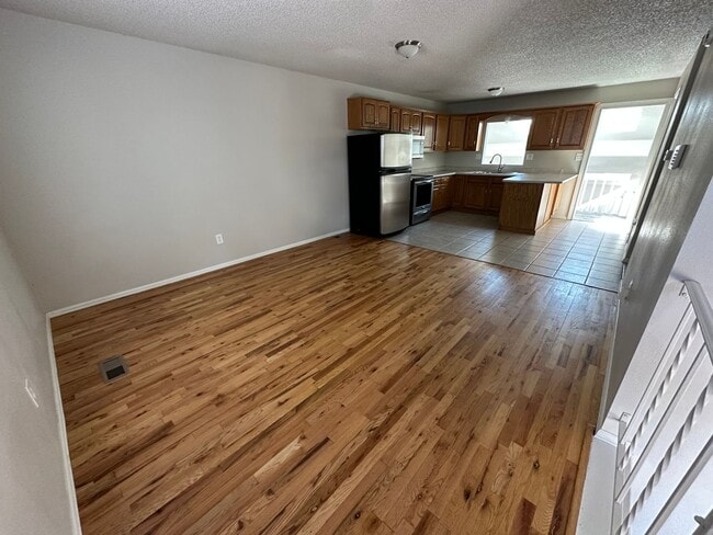 Building Photo - 3 BEDROOM, 2 BATHROOM SINGLE FAMILY HOME L...