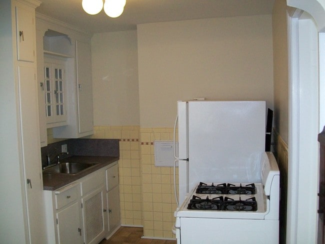 Foto del edificio - 572 Howell Ave