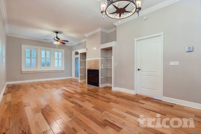 Foto del edificio - 1668 Woodland Dr