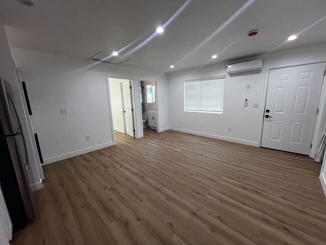 Photo - ANDERSON 14101 1/2 Apartment