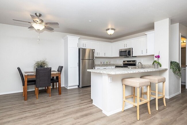 Building Photo - HILLCREST ESTATES