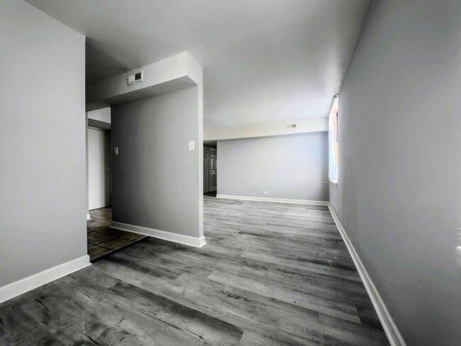 Building Photo - 1840 S Karlov Ave