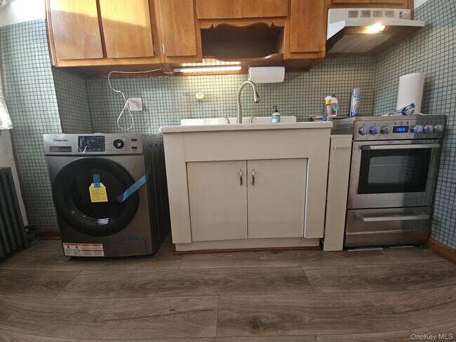 Foto del edificio - 229 Monitor St