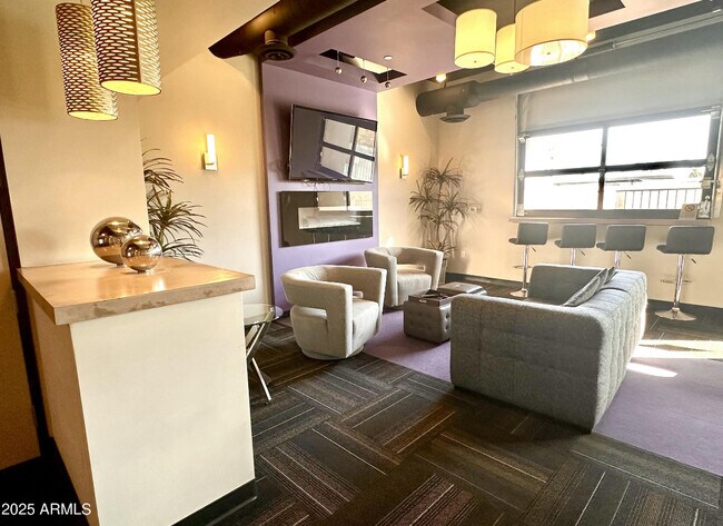 Foto del edificio - 535 W Thomas Rd